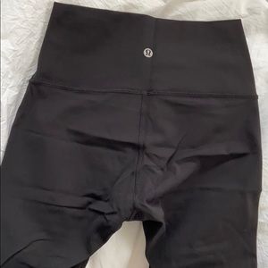 Lululemon size 4 cropped wunder unders